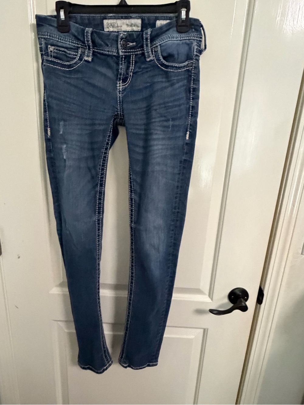 BKE Women's Skinny Jeans in Faded Blue Wash